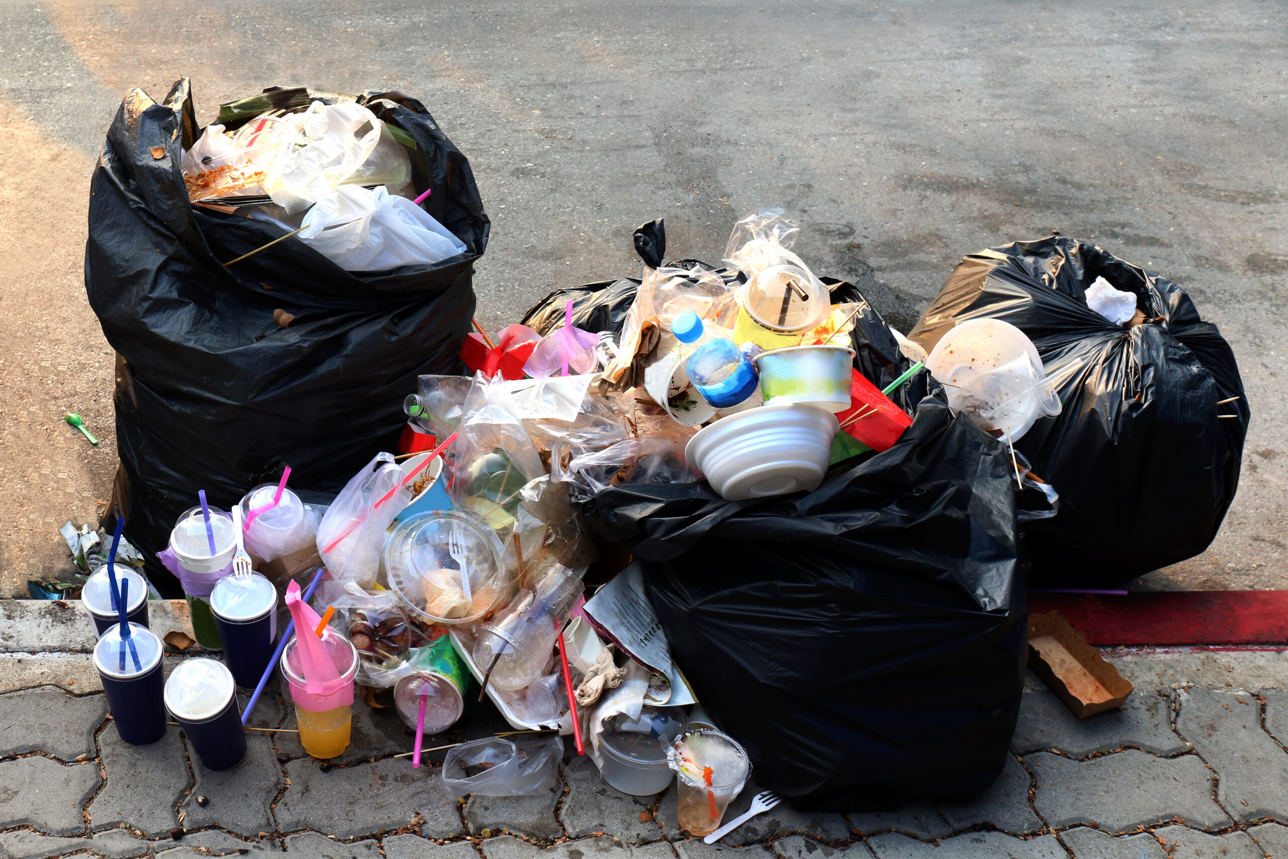 Pile,Of,Garbage,Plastic,Black,And,Trash,Bag,Waste,Many